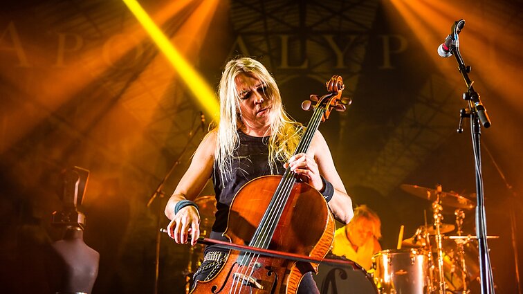 Į Lietuvą koncertuoti džiugiai grįžtantis „Apocalyptica“ lyderis: jūsų šalis sparčiai auga