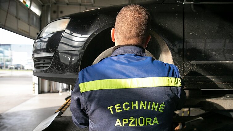 Nuo rytojaus keičiasi automobilių techninės apžiūros tvarka: ką svarbu žinoti vairuotojams