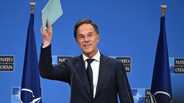 „Kadencija nebus lengva“: įvertino naujojo NATO vadovo laukiančius iššūkius