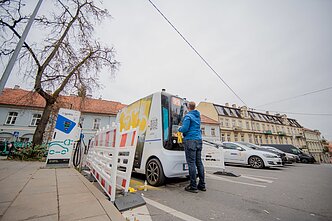Dėl vandalų išpuolio atšauktas autonominio autobuso testavimas
