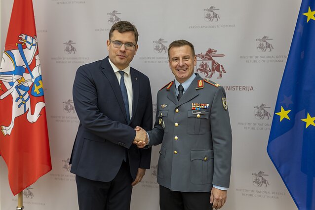 Laurynas Kasčiūnas and Commander of the German Brigade in Lithuania Christoph Huber