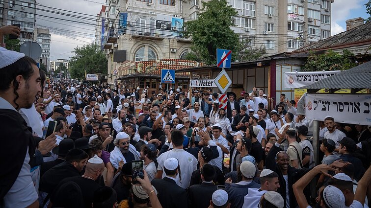 Nepaisant karo, apie 10 tūkst. piligrimų Ukrainos Umanės mieste švenčia žydų Naujus metus