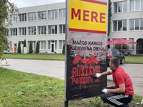 Prekybos centro „Mere“ parduotuvės reklaminis stendas Kaune