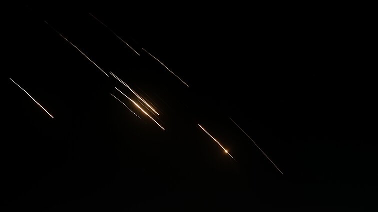 Tel Avivo oro uoste lietuvių pilotas užfiksavo Irano ataką prieš Izraelį