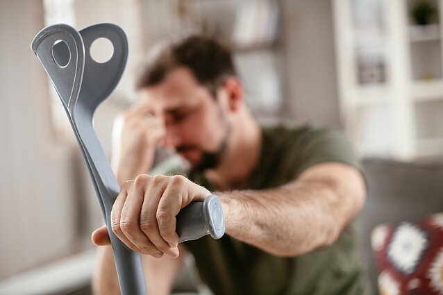 Pacientas po kelio sąnario protezavimo (asociatyvi nuotr.)