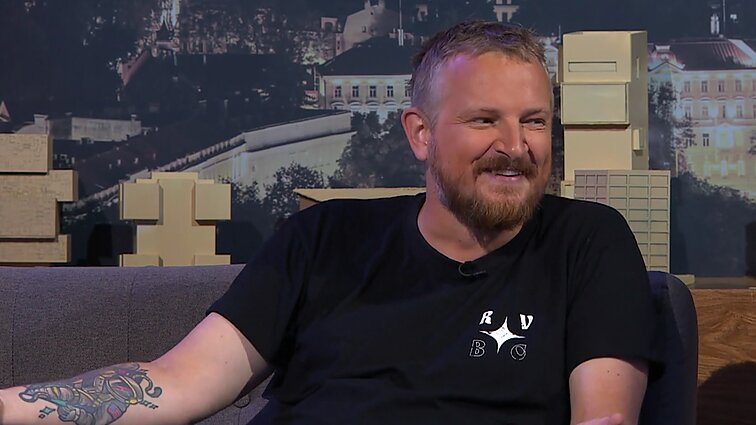 Ambrazevičius apie reakcijas pradėjus vesti LRT laidą: buvau išvadintas tatuiruotu gaidžiu