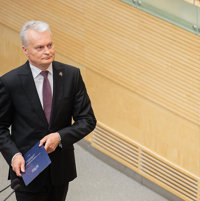 J. Stacevičiaus / LRT nuotr., Gitanas Nausėda Seime skaito metinį pranešimą