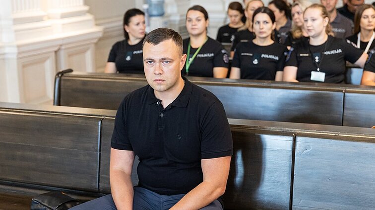 Moters nužudymu kaltinamo pareigūno advokatas: „Galvojo viskas, jinai ateina jo papjaut“
