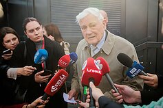 Valdas Adamkus Valdas Adamkus
