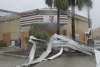 Uragano Miltonas sukeltas tornadas Keip Korale, Floridos valstijoje