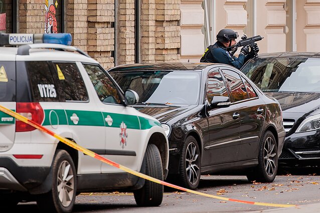 Vilniaus centre aidėjo šūviai, sužeisti du pareigūnai