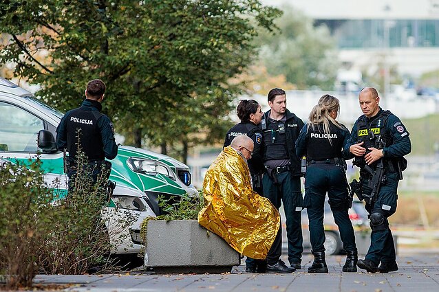 Policijos profsąjungos pirmininkė: pareigūnai tarnybos metu gali vengti naudoti ginklą