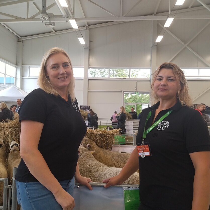 Regina Montvilienė, Lietuvos avių augintojų asociacijos vadovė Gintarė Kisielienė ir Kėdainių rajono Augio Rimkevičiaus avių ūkio vedėja Rūta Lukoševičiūtė