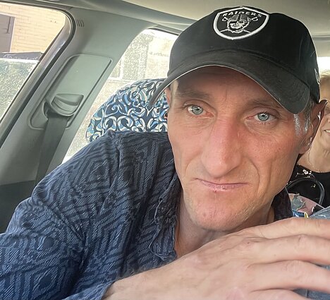 Už chuliganizmą, muštynes ir vagystes teistas 37 metų Saša į frontą išvyko norėdamas, kad vaikai jį prisimintų kaip karį, o ne kaip „zeką“