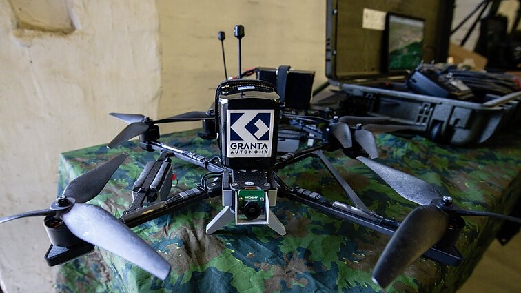 Kariuomenę pasiekė tūkstantis lietuviškų FPV dronų, jie bus perduoti Ukrainai