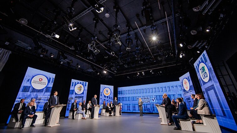 Gestų vertėja apie darbą rinkimų debatuose: turime perteikti ir žodžius, ir emociją