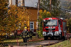 Vilniaus rajone, Juodšiliuose, dega dviejų aukštų namas