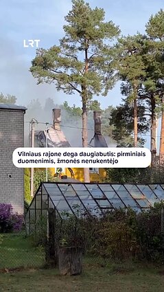 Vilniaus rajone dega dviejų aukštų namas