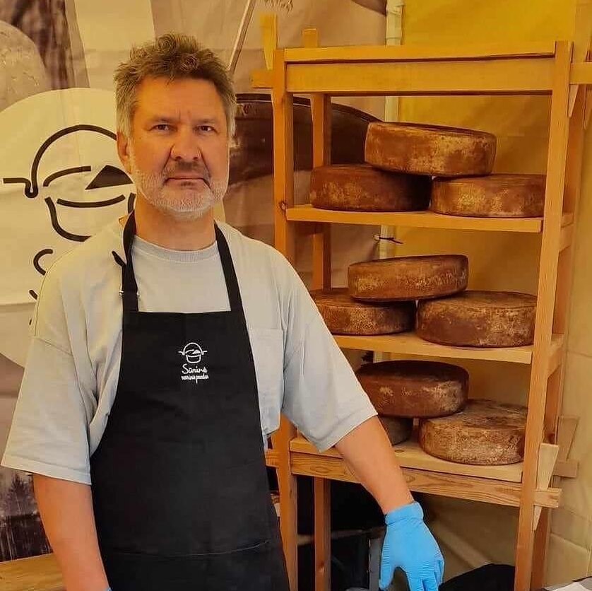 G. Tėvelio nuotr., sūrinė „Varinis puodas“. Sūrininkas Giedrius Tėvelis