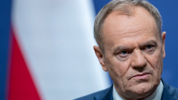 Sukėlė ES nerimą ir suskaldė valdančiuosius: Tusko ketinimai stabdyti teisę į prieglobstį