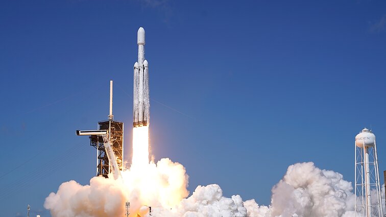 NASA pradėjo misiją į Jupiterio palydovą: tikrins ledu dengtą kūną ir galimybes gyventi