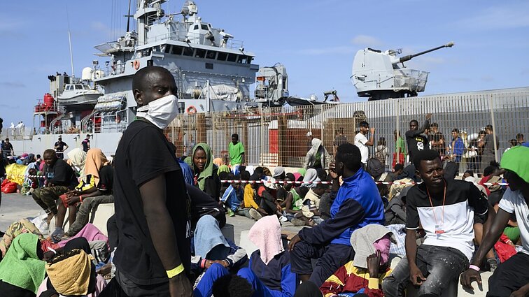 Brangus eksperimentas, pažeidžiantis žmogaus teises: kritika Italijos migracijos planui