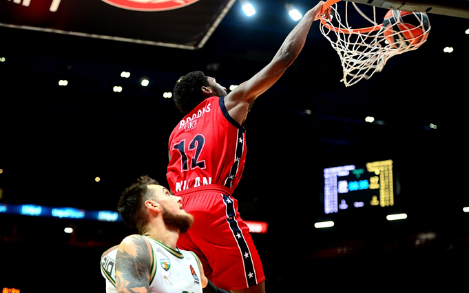 Akibrokštas: varžovo smūgį Sirvydžiui teisėjai traktavo kaip normalų krepšinio judesį