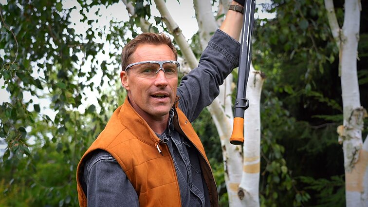 Kalendorinis darbas: sulą leidžiančių augalų genėjimas