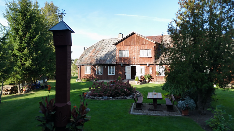 Kivylių dvaras ir Daukšių etnografinė sodyba Skuodo rajone