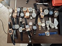 Per kratas paimti laikrodžiai