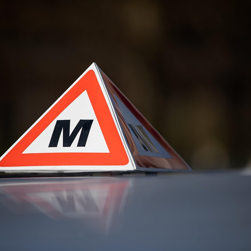 E. Blažio / LRT nuotr., Teisės penkiolikmečiams be praktinio vairavimo pamokų: pasitikėjimas ar įstatymo spraga?