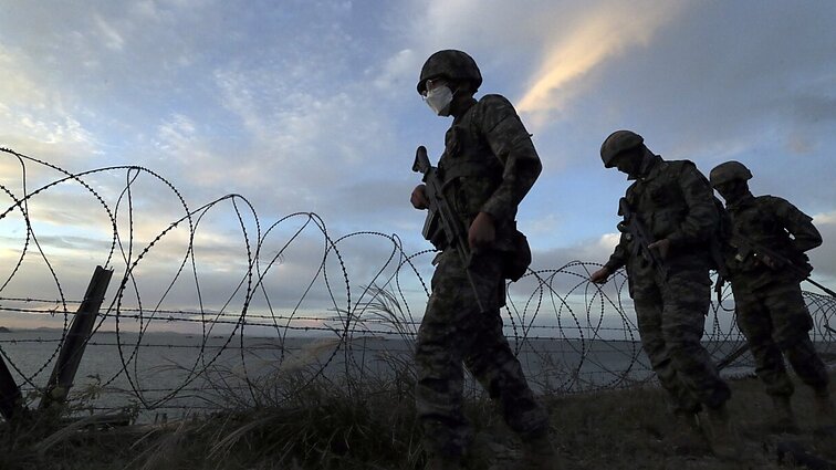 Reaguodama į Pchenjano pagalbą Rusijai, Pietų Korėja skelbia svarstanti ginkluoti Ukrainą