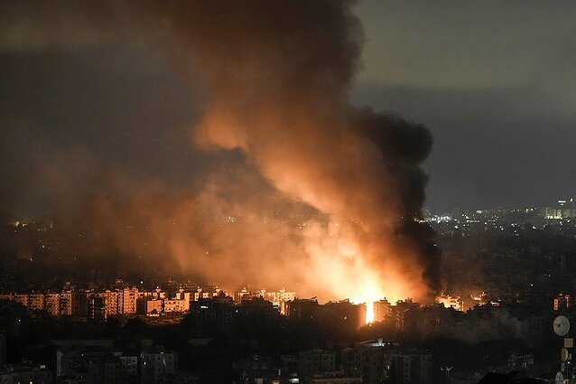 Naktį vėl bombarduota Libano sostinė: „Hezbollah“ atsakė raketomis į Izraelį