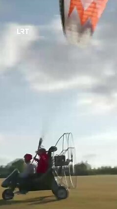 Sutkus išbandė neįprastą keliavimo būdą