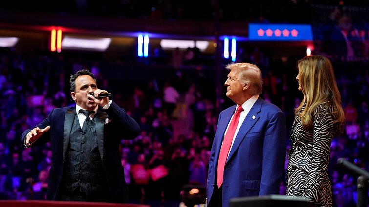 Trumpo mitinge Niujorke Harris vadinta velniu, šaipytasi iš Puerto Riko