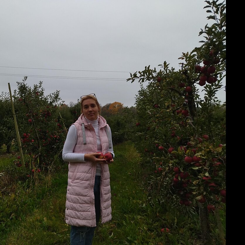 Regina Montvilienė, Alytaus rajono bendrovės „Luksnėnų sodai“ direktorė Gitana Jonuškaitė