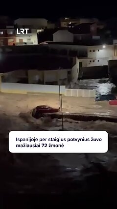 Vaizdai iš potvynio semiamos Valensijos