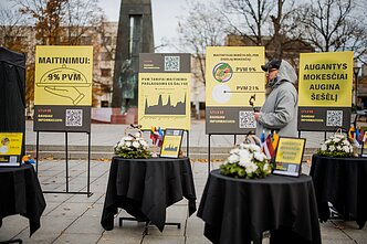 Lithuanian restaurant reps stage protest against rising taxes Lithuanian restaurant reps stage protest against rising taxes