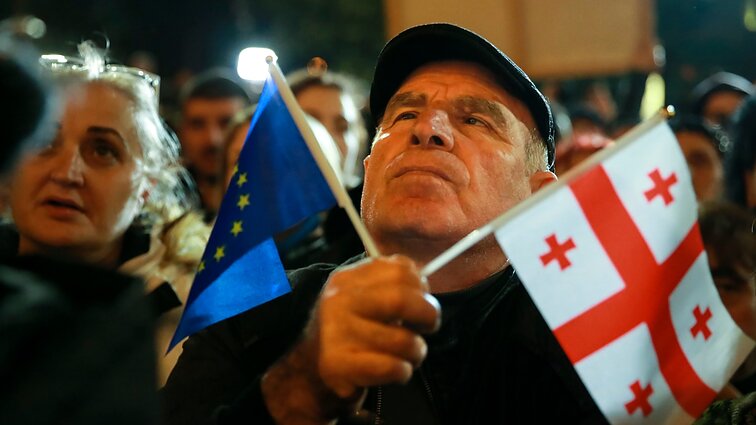 Nepaisant ES kritikos dėl pažeidimų, Sakartvele galutiniai patvirtinti rinkimų rezultatai