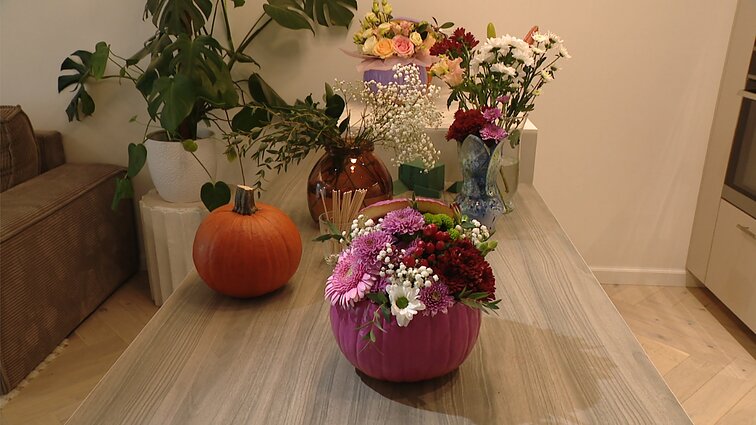 Sriubos ir blyneliai iš moliūgų atsibodo? Floristė siūlo pasigaminti gėlių kompoziciją