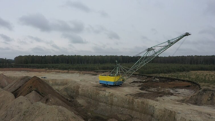 Karpėnų klinčių karjero „monstrai“: ekskavatoriaus greitis – 200 metrų per valandą