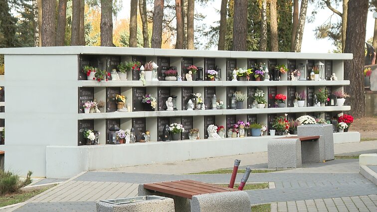 Seimui leidus nemokėti už vietas kolumbariumuose, kai kuriose savivaldybėse jų ima trūkti