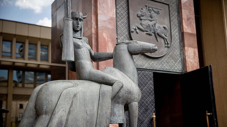 Spalvinga praeitis: į naują Seimą pateko 3 teisti asmenys, 7 figūravo „Skaidrinam“ tyrime