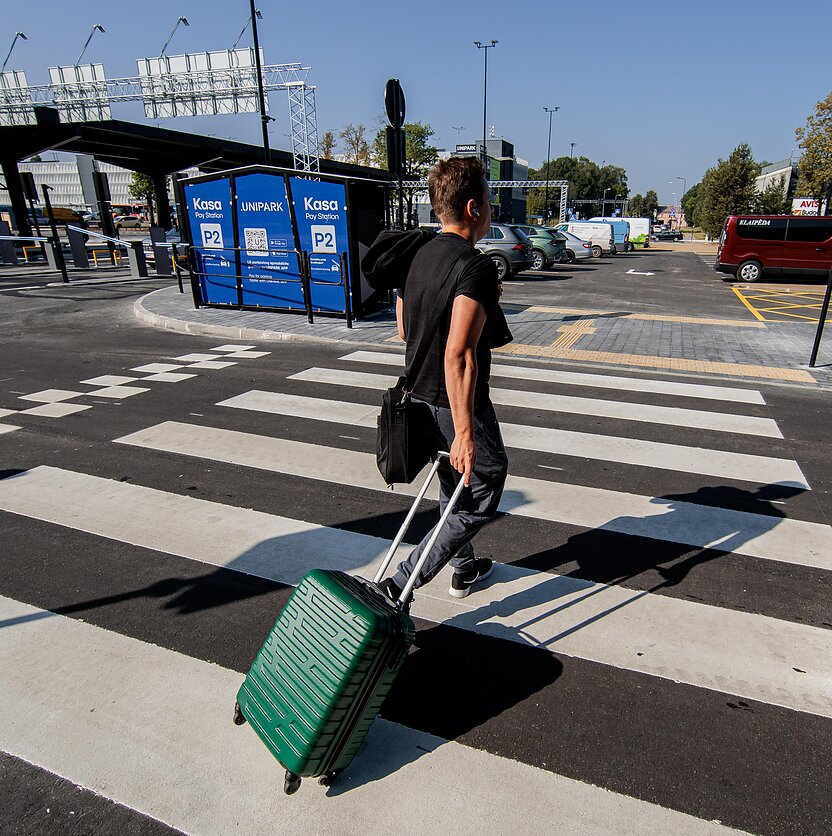 D. Umbraso  / LRT nuotr., Vilniaus oro uosto centrinė aikštė