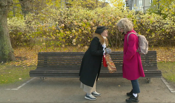 Dviračio žinios. Senjorė Apolionija Aušrinei Armonaitei: mes, pensininkai, už jus balsavom!