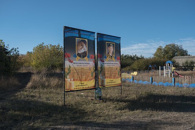 Monumentas žuvusiems kariams iš Ivanivkos kaimo – „Jie buvo mūsų visų vaikai“