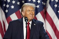 Donaldas Trumpas kreipiasi į rėmėjus Floridoje