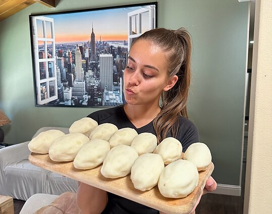 Agnė vaišino amerikiečius cepelinais