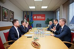 Valdančiosios koalicijos formavimas, socialdemokratai susitinka su „Nemuno aušra“
