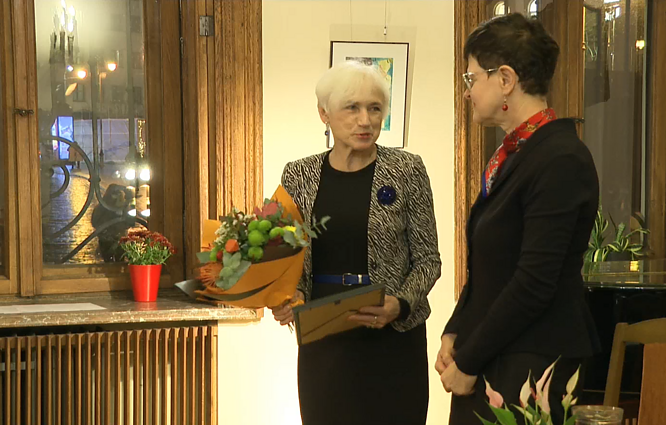 Įteikta Liudo Dovydėno premija: už pirmąjį romaną įvertinta Danutė Kalinauskaitė